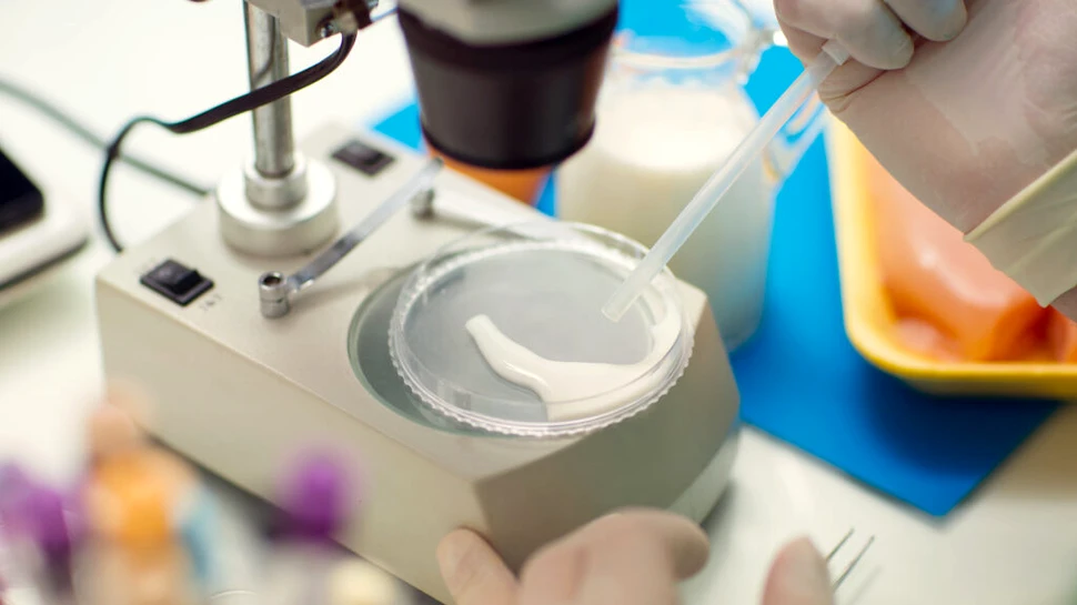 Laptele sintetic prinde tot mai mult avânt. Ar putea să transforme sistemul alimentar global?