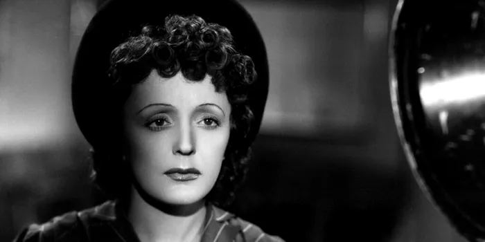 „La vie en rose” a fost doar un cântec. Edith Piaf, vrăbiuța muzicii franceze, a avut o viață tristă