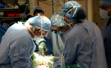 Un virus a fost găsit în inima de porc transplantată în premieră unui bărbat de 57 de ani
