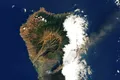 Lavă strălucitoare și fum după erupția vulcanului din insula La Palma. Ce se vede din satelit