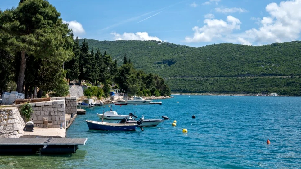 Stațiunea de la Marea Adriatică unde o cafea costă 1 euro și cazarea începe de la 35 de euro