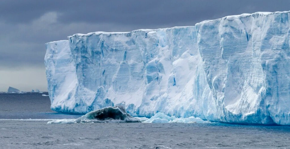 Stratul de gheață din Antarctica atinge un record negativ pentru al doilea an la rând