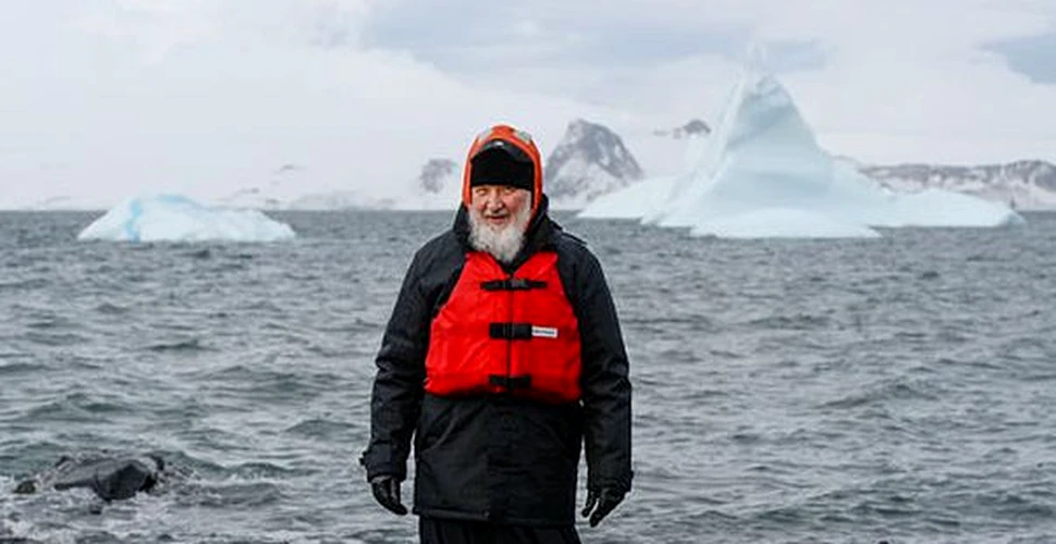 INEDIT: Patriarhul Bisericii Ortodoxe Ruse, cu pinguinii din Antarctica – VIDEO