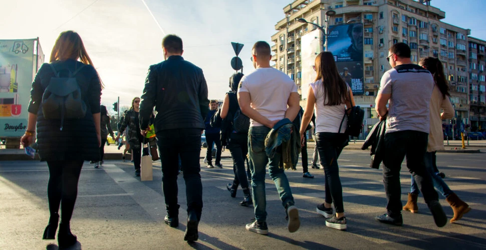 Tot mai puțini români plătesc contribuții la sistemul public de sănătate