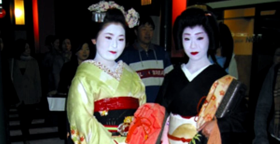 Gheisele din Kyoto, agresate de turisti