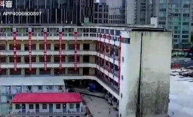 O clădire istorică din Shanghai, salvată de la demolare, după ce a fost „plimbată” pe roți într-un loc nou