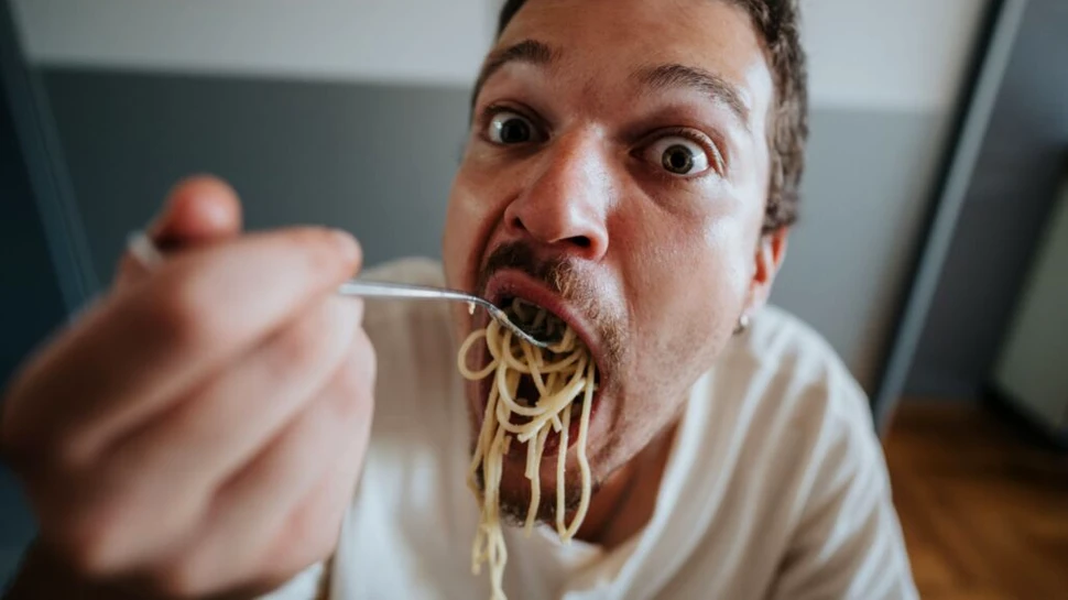 Au bărbații nevoie de mai multe calorii decât femeile? Iată ce spun specialiștii!