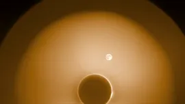 O misiune NASA a surprins o fotografie stranie cu Luna și Soarele