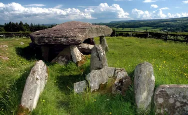 Primele excavări la „Piatra lui Arthur” dezvăluie adevărata origine a monumentului neolitic