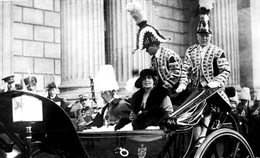 1 decembrie 1918, Ferdinand I și Regina Maria revin în București. „Ne întorsesem ca Rege și Regină a tuturor românilor”