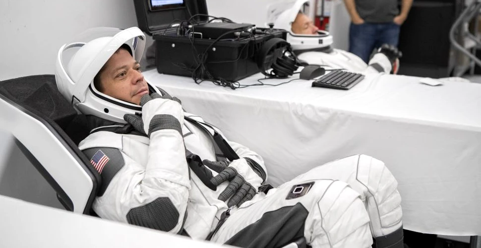 Astronauţii americani au testat costumele spaţiale proiectate de către SpaceX