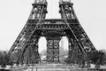 Turnul Eiffel împlineşte astăzi 137 de ani