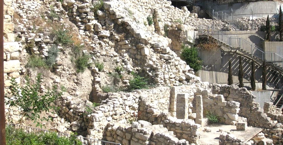 Cât de mult se pot baza arheologii pe Biblie? Afirmaţiile despre descoperirea legendarei „Cetăţi a regelui David” stârnesc dispute vehemente între arheologii israelieni
