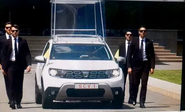 Papa Francisc a primit un ”Papamobil” Dacia Duster