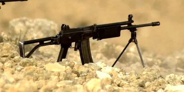 Pistolul mitralieră de fabricaţie israeliană, marca „Galil”