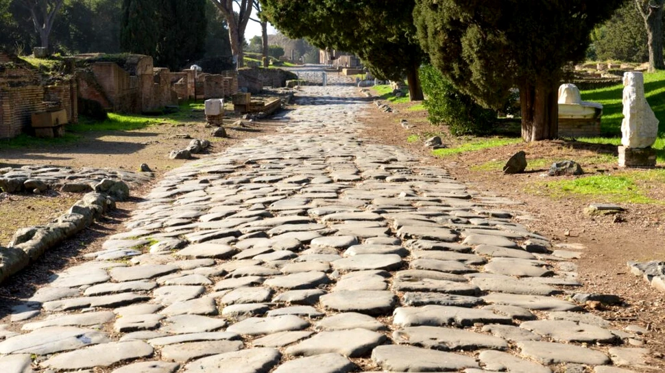 Cum au construit romanii drumuri atât de drepte?