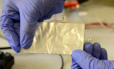 Această baterie din aluminiu îţi încarcă telefonul în 60 de secunde – VIDEO