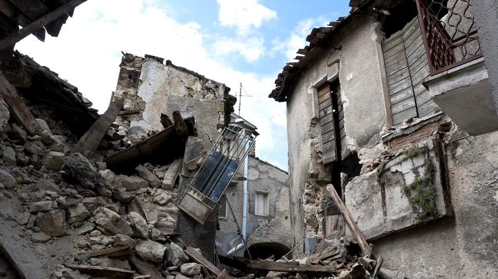 Câți dintre români știu, de fapt, ce ar trebui să facă în cazul unei catastrofe