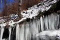 Imagini rare din Parcul Național Cozia. „Draperii de gheață” s-au format pe versanți