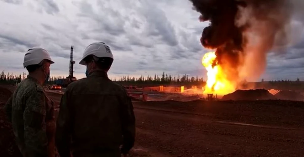 Cum au stins rușii incendiul izbucnit la o sondă petrolieră cu un tun antitanc