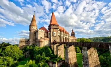 Castelul Corvinilor, un loc de basm în inima Transilvaniei