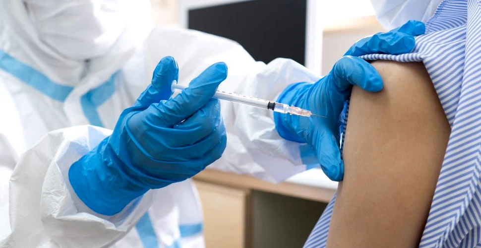 Cu cât este mai mare rata mortalității COVID-19 la persoanele nevaccinate față de cele nevaccinate