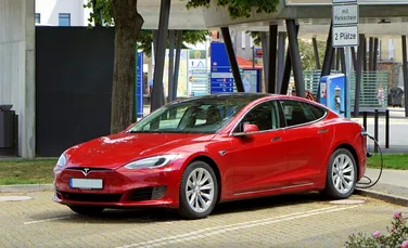 Tesla împiedică folosirea mod-urilor neoficiale
