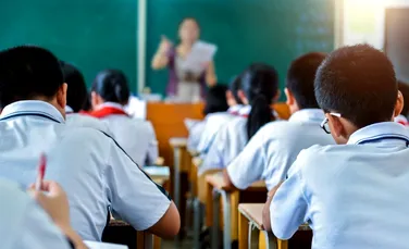 China își avertizează studenții să nu se lase păcăliți de „femei frumoase și bărbați chipeși”