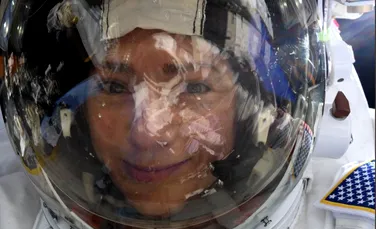Imagini inedite cu astronautul Jessica Meir din timpul unei ieşiri din spaţiu