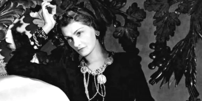 Coco Chanel, primul designer de modă major care a introdus un parfum, iar apoi l-a pierdut