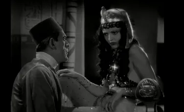 Un afiş al filmului „Mumia” din 1932 a fost scos la licitaţie pentru o sumă imensă