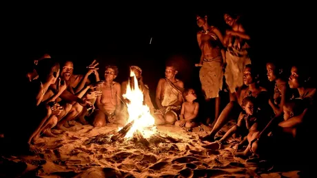 Poveștile spuse la un foc de tabără ar fi declanșat evoluția limbajului uman
