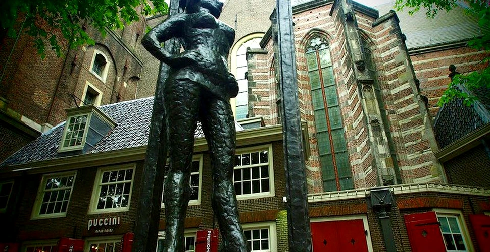 Belle, principala atracţie din cartierul roşu din Amsterdam. ”Respect în toată lumea”– GALERIE FOTO
