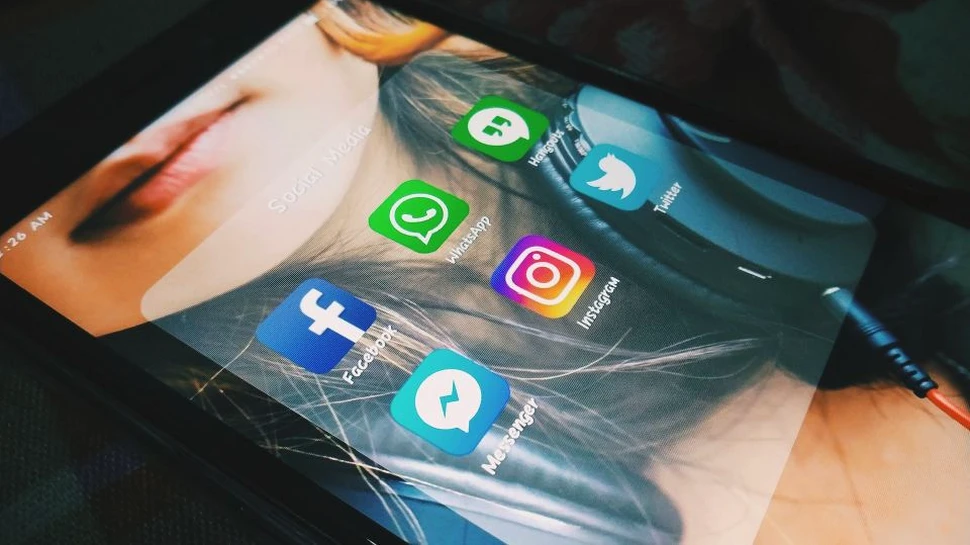 Facebook testează Dark Mode