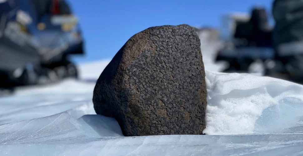 Un meteorit de șapte kilograme a fost descoperit în Antarctica