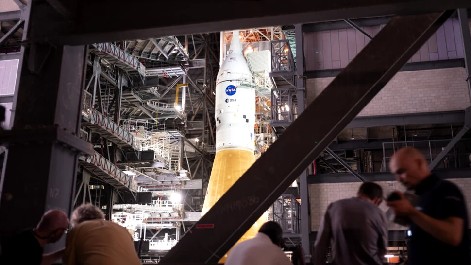 „Megaracheta” de la NASA este pregătită de teste de pre-lansare, în cadrul programului Artemis I