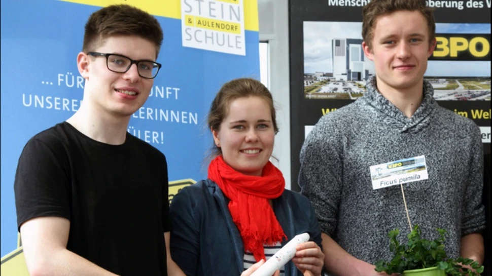 Trei elevi de liceu au trimis răsaduri în spaţiu: ”Este un moment unic”