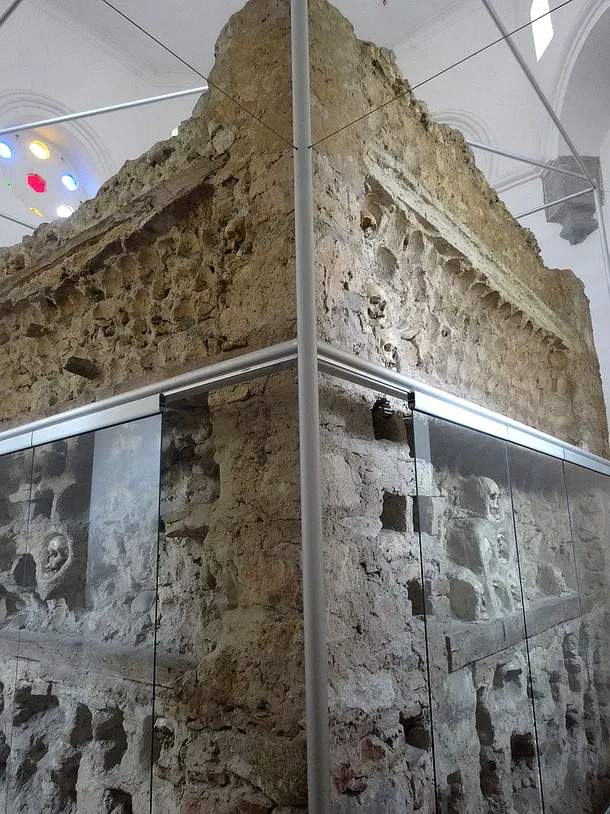Turnul din Nis, monumentul din Serbia construit cu aproape 1.000 de cranii