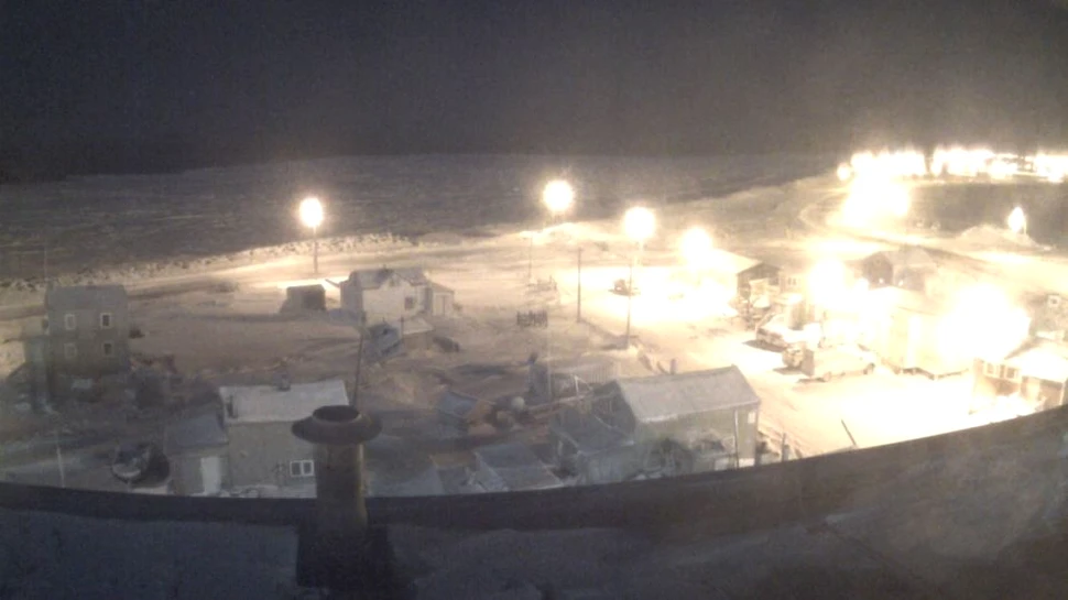 Utqiagvik, oraşul care s-a cufundat în întuneric. Timp de 65 de zile locuitorii nu văd Soarele