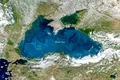 De ce, în anotimpurile călduroase, Marea Neagră devine turcoaz?