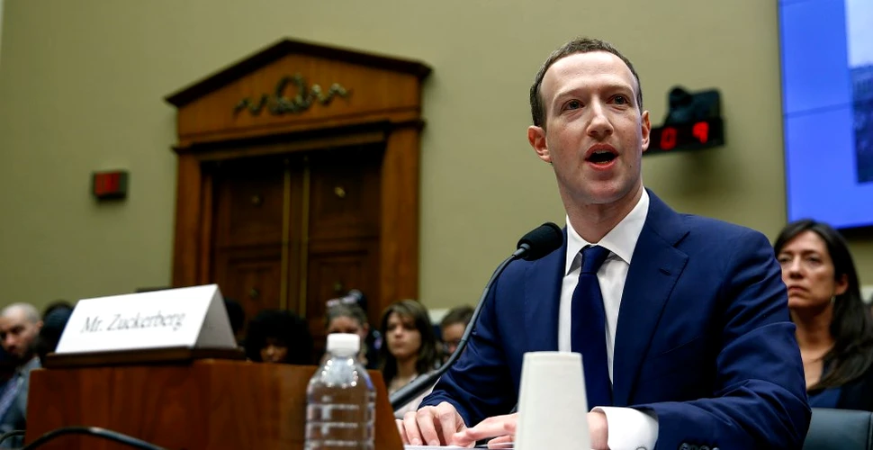 Şi-a făcut temele: ce dezvăluie notiţele de la audierile din Congresul SUA ale CEO-ului Facebook, Mark Zuckerberg