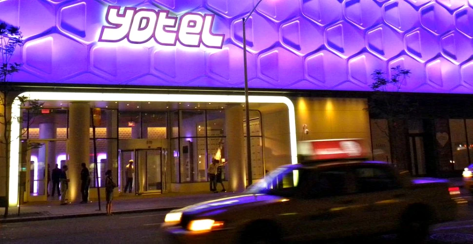Yotel, hotelul complet automatizat din New York în care un robot îţi cară bagajele