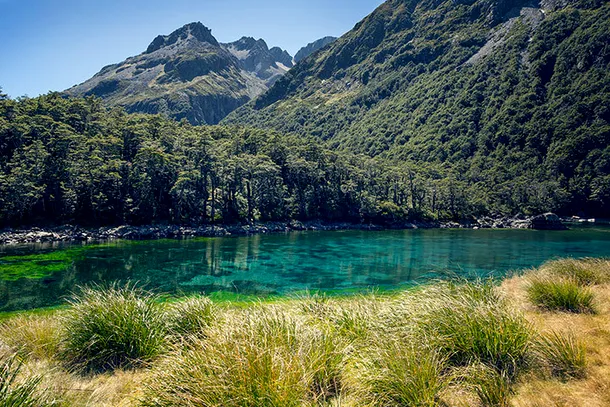 Cum arată lacul cu cea mai limpede apă din lume? 