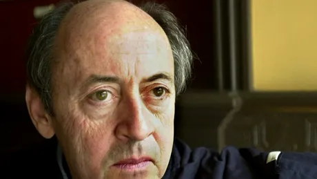 Billy Collins, poetul care a demonstrat că și o ceașcă de cafea poate deveni poezie