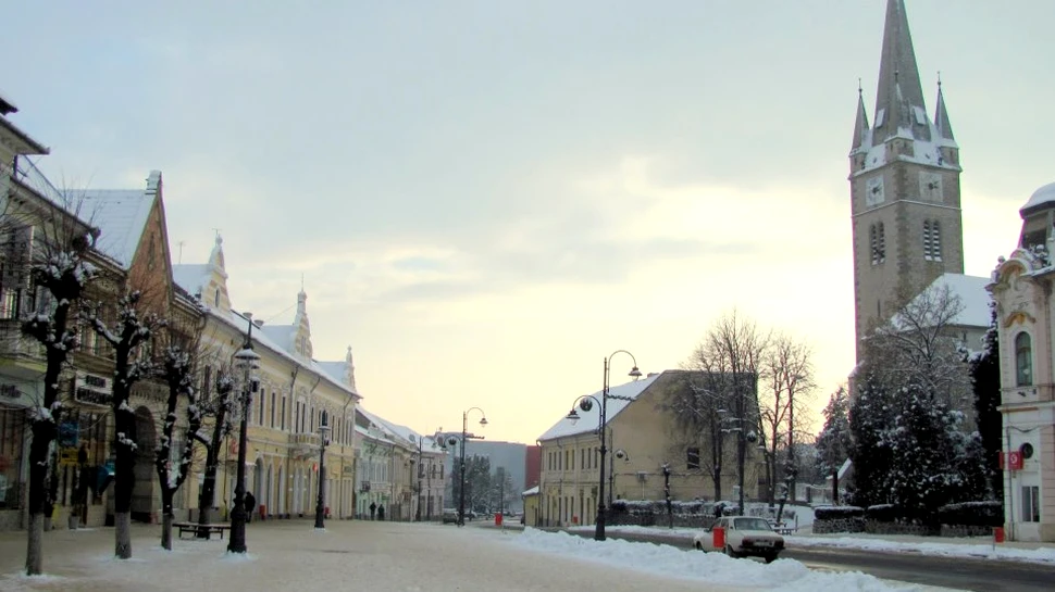 Prima stradă ”smart” din România va fi la Cluj: stâlpi de iluminat cu wifi şi bănci cu încărcare USB