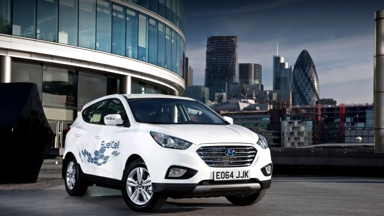 1-fuel-cell-ix35-london-2 
