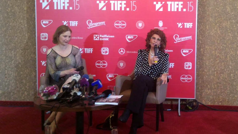 Sophia Loren: Aş juca într-un film al unui regizor român