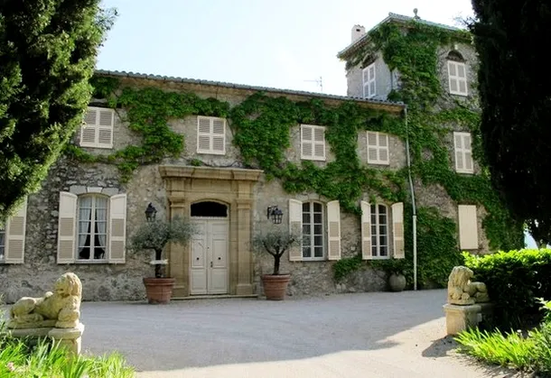Castelul lui Christian Dior, unde designerul a creat primele sale parfumuri