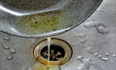 Ce lichide nu ar trebui să vărsăm niciodată în chiuvetă și de ce?