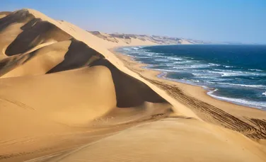 Cum se formează deșerturile lângă oceane?